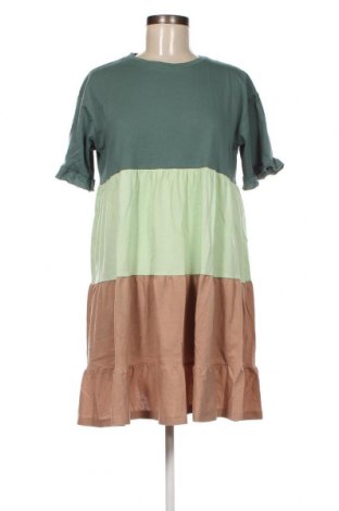 Kleid Trendyol, Größe M, Farbe Mehrfarbig, Preis 22,61 €