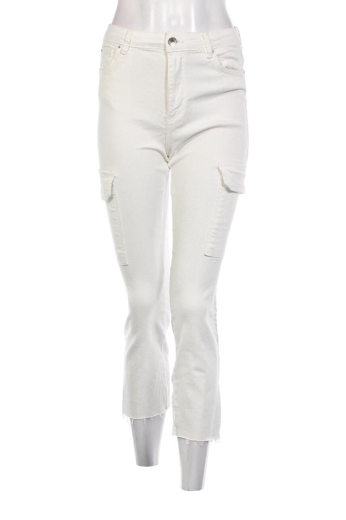 Γυναικείο Τζίν Bershka, Μέγεθος S, Χρώμα Λευκό, Τιμή 6,88 €