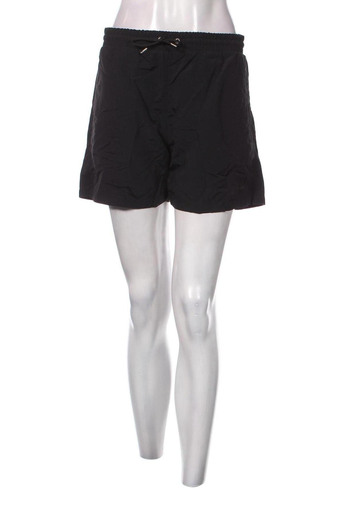 Γυναικείο κοντό παντελόνι McQ Alexander McQueen, Μέγεθος S, Χρώμα Μαύρο, Τιμή 72,87 €