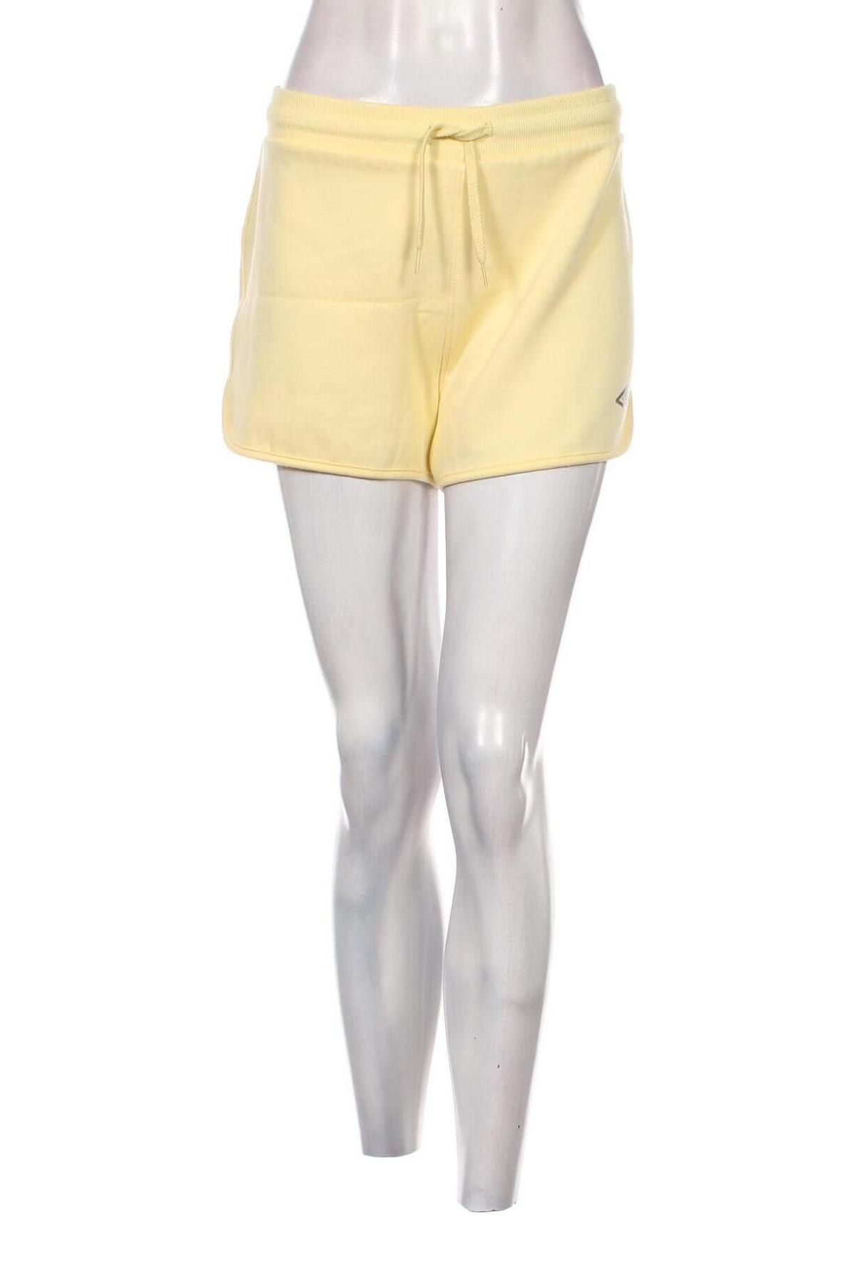 Γυναικείο κοντό παντελόνι Umbro, Μέγεθος L, Χρώμα Κίτρινο, Τιμή 6,70 €