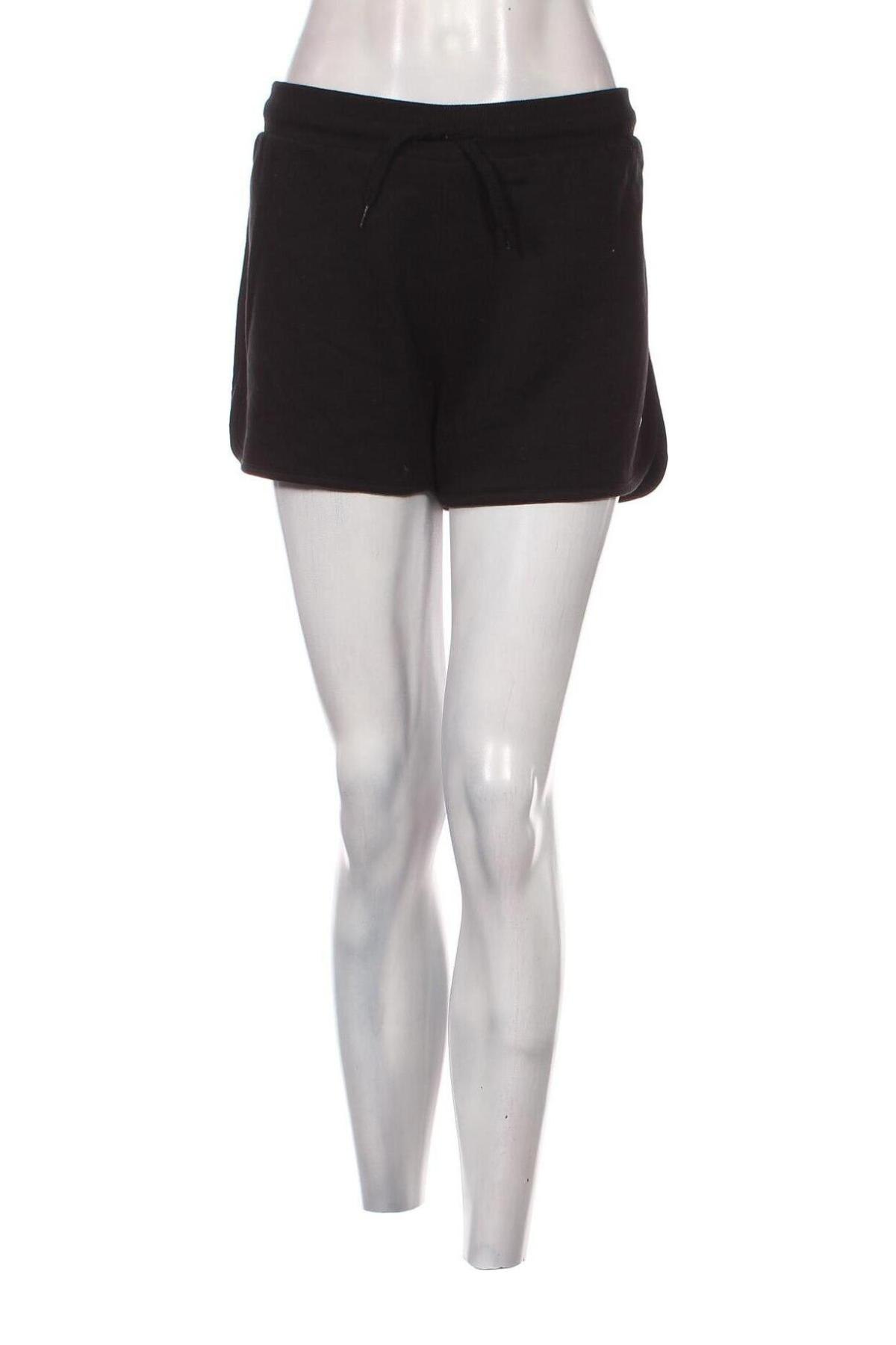 Дамски къс панталон Umbro, Размер XL, Цвят Черен, Цена 14,56 лв.