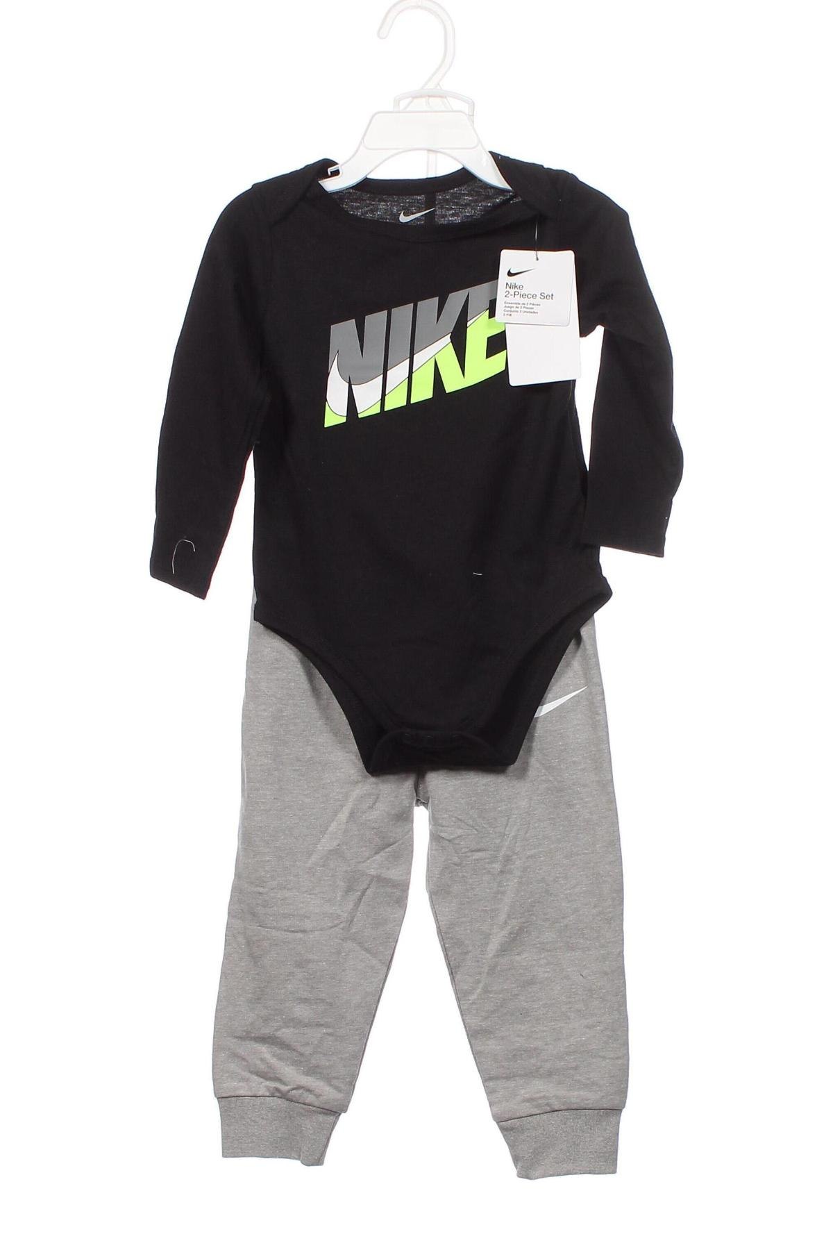 Παιδικό σύνολο Nike, Μέγεθος 18-24m/ 86-98 εκ., Χρώμα Πολύχρωμο, Τιμή 51,03 €