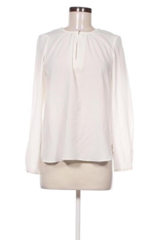 Damen Shirt Stradivarius, Größe M, Farbe Weiß, Preis € 5,99