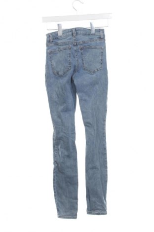 Damskie jeansy H&M, Rozmiar XS, Kolor Niebieski, Cena 43,99 zł