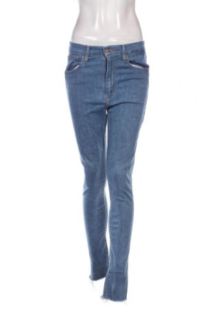 Дамски дънки Levi's, Размер M, Цвят Син, Цена 75,99 лв.