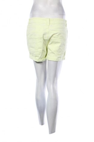 Damen Shorts Edc By Esprit, Größe L, Farbe Grün, Preis € 14,99