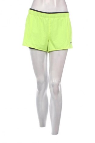Pantaloni scurți de femei Nike, Mărime M, Culoare Verde, Preț 110,99 Lei