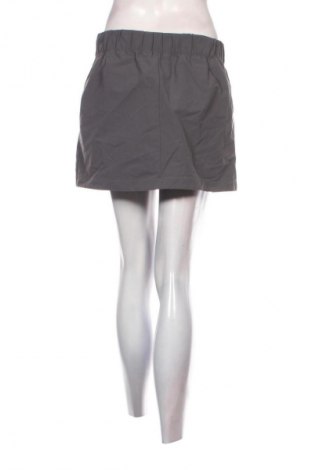 Pantaloni scurți de femei The North Face, Mărime M, Culoare Gri, Preț 244,99 Lei