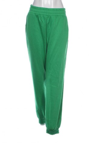 Pantaloni trening de femei Reserved, Mărime XL, Culoare Verde, Preț 111,16 Lei