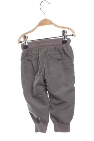 Kinderhose, Größe 6-9m/ 68-74 cm, Farbe Grau, Preis 6,99 €