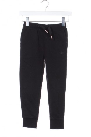 Pantaloni de trening, pentru copii 4F, Mărime 5-6y/ 116-122 cm, Culoare Negru, Preț 68,80 Lei