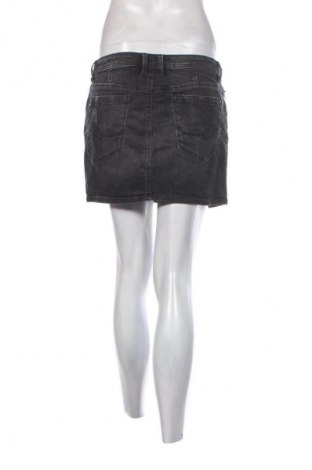 Пола Edc By Esprit, Размер S, Цвят Сив, Цена 9,99 лв.