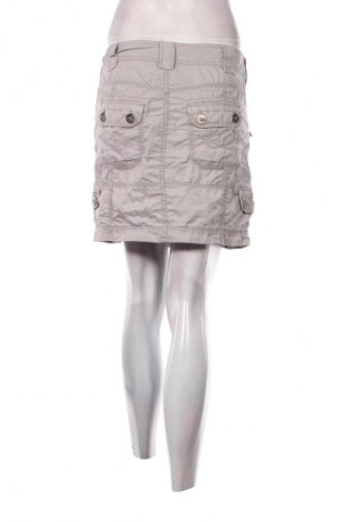 Пола Edc By Esprit, Размер M, Цвят Сив, Цена 16,99 лв.