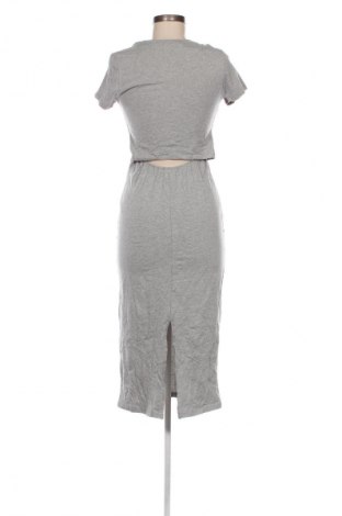 Kleid Bisou Bisou, Größe M, Farbe Grau, Preis 22,99 €