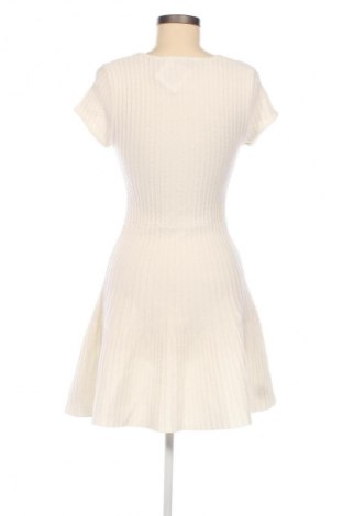 Kleid Zara, Größe S, Farbe Weiß, Preis 18,99 €