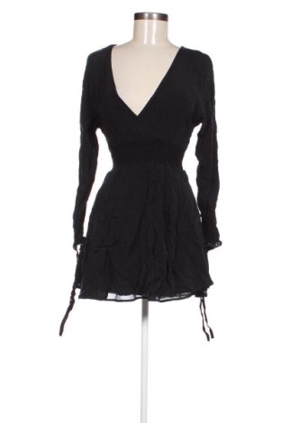 Kleid Zara Trafaluc, Größe M, Farbe Schwarz, Preis 16,99 €