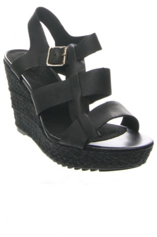 Sandale Clarks, Mărime 39, Culoare Negru, Preț 613,14 Lei