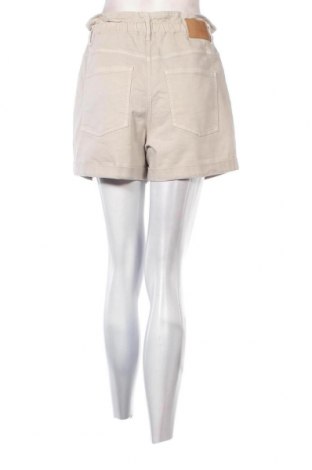 Дамски къс панталон Comma,, Размер S, Цвят Бежов, 94% памук, 4% полиестер, 2% еластан, Цена 88,90 лв.