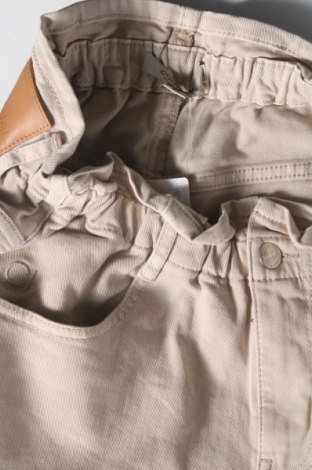 Дамски къс панталон Comma,, Размер S, Цвят Бежов, 94% памук, 4% полиестер, 2% еластан, Цена 88,90 лв.