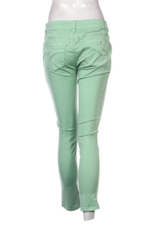 Дамски панталон Timezone, Размер M, Цвят Зелен, 98% памук, 2% еластан, Цена 30,00 лв.