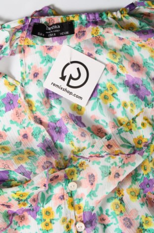 Дамска блуза Bershka, Размер M, Цвят Многоцветен, Цена 19,55 лв.
