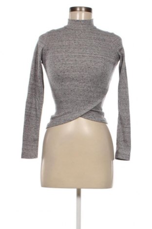 Damen Shirt Bershka, Größe S, Farbe Grau, Preis 9,79 €