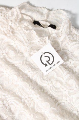 Γυναικεία μπλούζα Bik Bok, Μέγεθος L, Χρώμα Λευκό, Τιμή 11,75 €