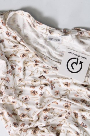 Γυναικεία μπλούζα Body Flirt, Μέγεθος S, Χρώμα Εκρού, Τιμή 7,69 €