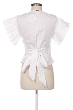 Damen Shirt Guess, Größe M, Farbe Weiß, Preis 30,36 €