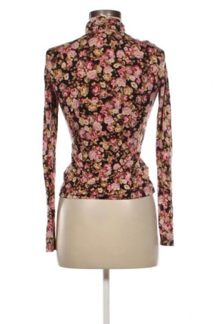Дамска блуза H&M, Размер XS, Цвят Многоцветен, Цена 19,00 лв.