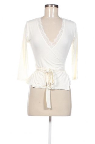 Дамска блуза Irl, Размер XS, Цвят Екрю, Цена 7,75 лв.