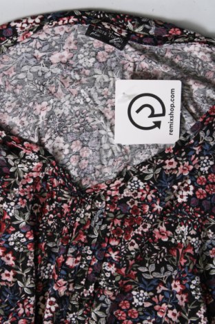 Γυναικεία μπλούζα Laura Torelli, Μέγεθος XXL, Χρώμα Πολύχρωμο, Τιμή 11,75 €