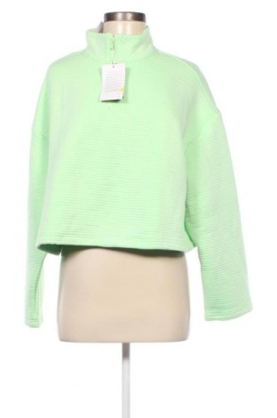 Дамска блуза Nike, Размер M, Цвят Зелен, Цена 70,31 лв.