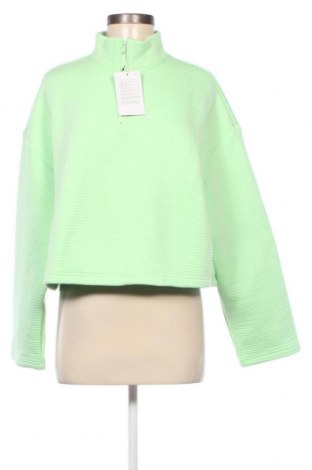 Дамска блуза Nike, Размер M, Цвят Зелен, Цена 81,79 лв.