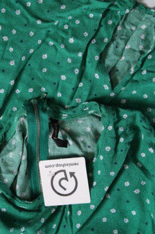 Damen Shirt Stradivarius, Größe S, Farbe Grün, Preis € 5,01