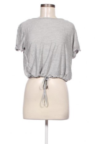 Γυναικεία μπλούζα Top Secret, Μέγεθος M, Χρώμα Γκρί, Τιμή 4,86 €