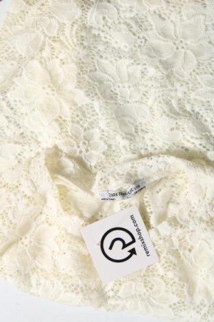 Дамска блуза Zara Trafaluc, Размер S, Цвят Бял, Цена 15,00 лв.