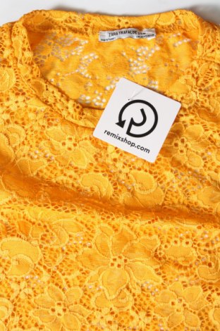Дамска блуза Zara Trafaluc, Размер S, Цвят Жълт, Цена 6,00 лв.