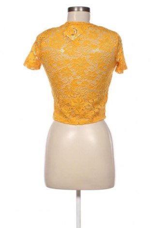 Дамска блуза Zara Trafaluc, Размер S, Цвят Жълт, Цена 6,00 лв.