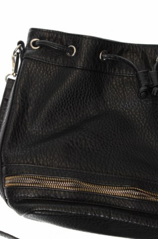 Дамска чанта Vero Moda, Цвят Черен, Цена 58,00 лв.