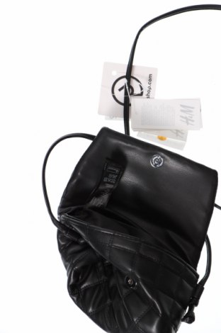 Дамска чанта H&M, Цвят Черен, Цена 38,00 лв.