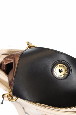 Дамска чанта Love Moschino, Цвят Екрю, Цена 368,78 лв.