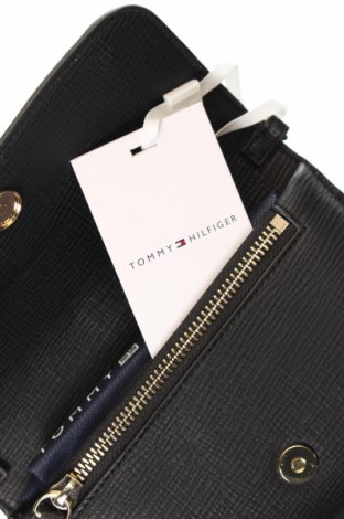Дамска чанта Tommy Hilfiger, Цвят Черен, Цена 229,00 лв.