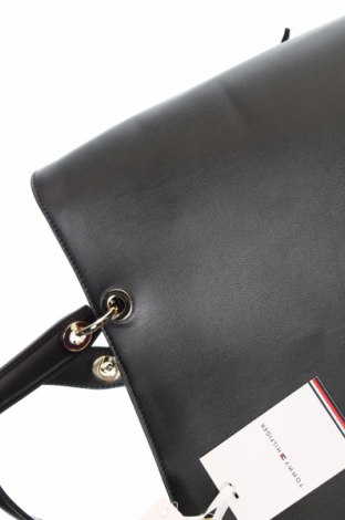 Дамска чанта Tommy Hilfiger, Цвят Черен, Цена 183,00 лв.