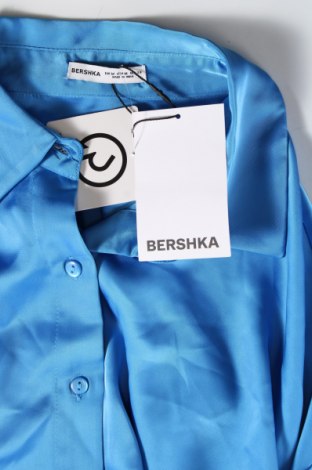 Дамска риза Bershka, Размер M, Цвят Син, Цена 40,00 лв.