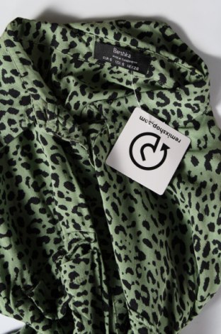 Дамска риза Bershka, Размер S, Цвят Зелен, Цена 10,13 лв.