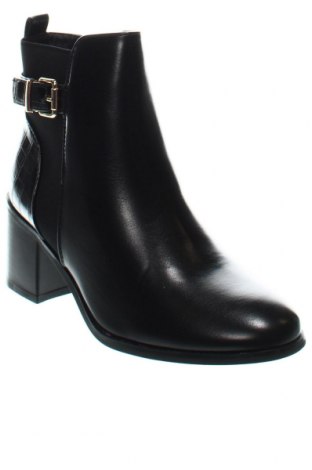 Botine de damă Ideal Shoes, Mărime 38, Culoare Negru, Preț 111,61 Lei