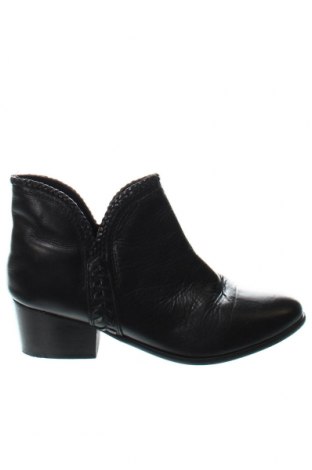 Dámské boty  New Look, Velikost 39, Barva Černá, Cena  1 084,00 Kč