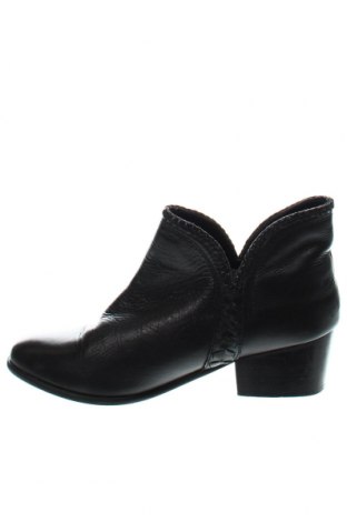 Dámské boty  New Look, Velikost 39, Barva Černá, Cena  1 084,00 Kč