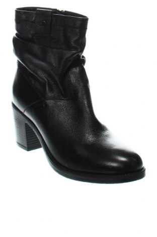 Dámské boty  S.Oliver, Velikost 37, Barva Černá, Cena  1 237,00 Kč
